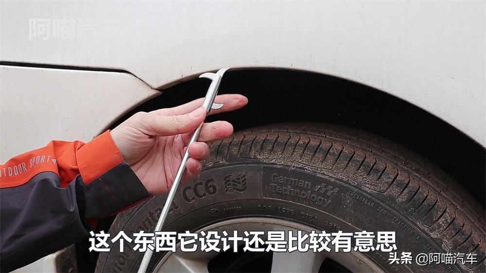 车轮卡石子怎么清理,车轮经常卡石子