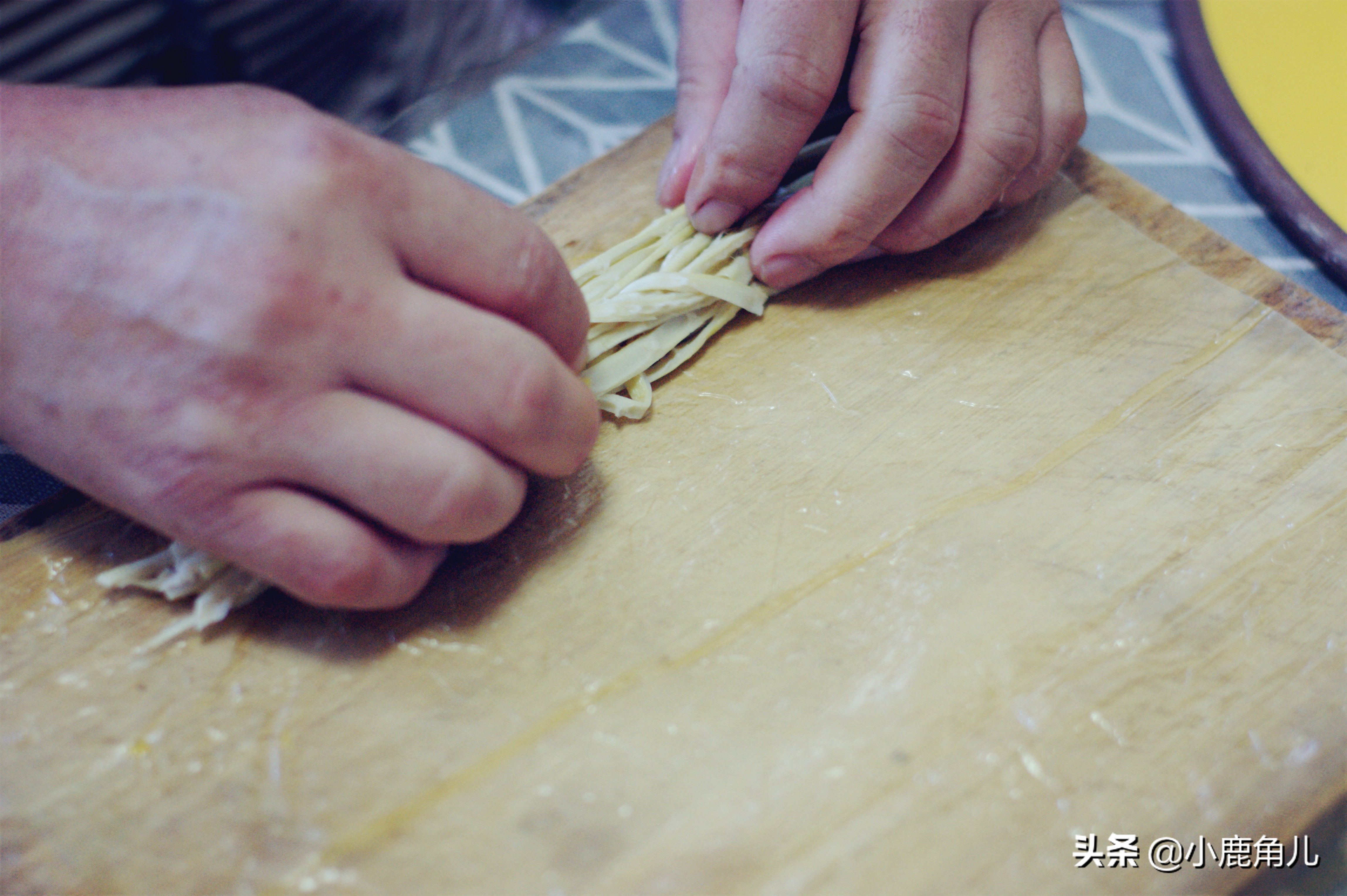 红烧素鸡卷,浙菜红烧卷鸡做法