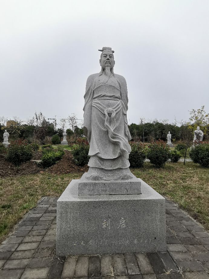 武官不怕死，文官不爱钱，人民安居乐业，百业兴旺，怎能不强盛？