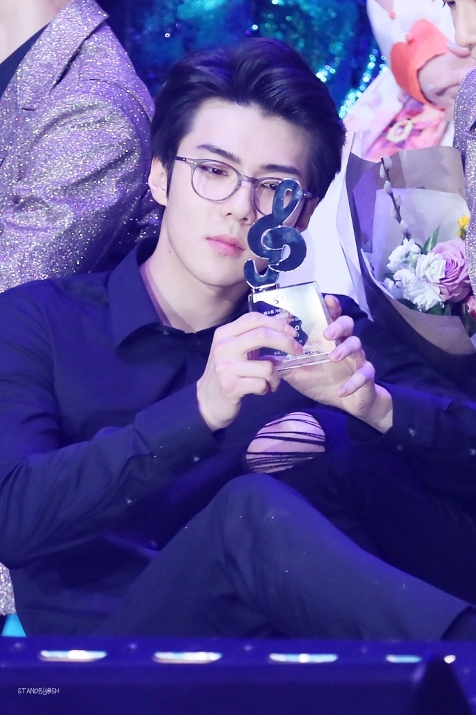 吴世勋instagram逛超市,instagram吴世勋最新更新