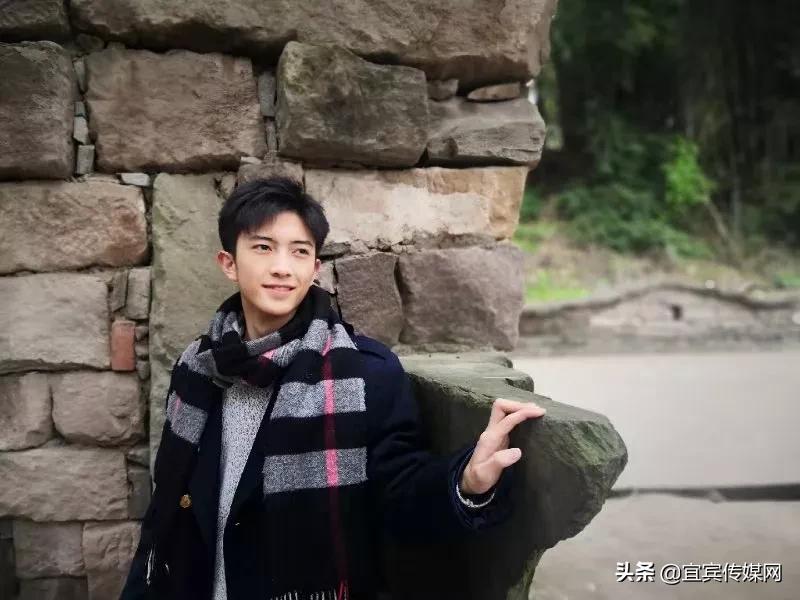 四川省宜宾市三中帅哥,宜宾市三中上诗词大会的男生