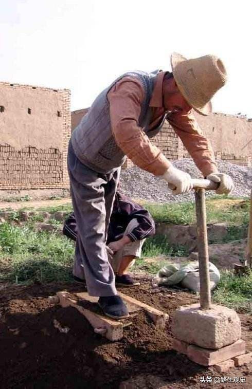 西北人为什么把土坯叫做胡基？用它来盖房子，与“胡人”没有关系
