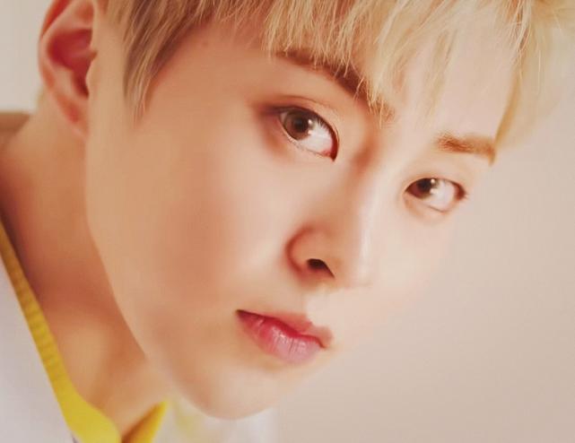 exo金珉锡被前同学揭秘,金珉锡吃摩卡面包上热搜