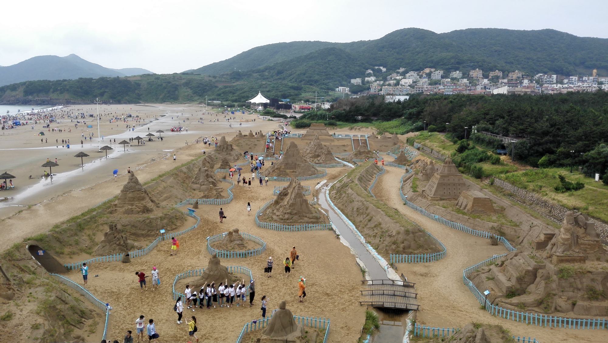 舟山群岛第5大岛沙雕故乡朱家尖,10里金沙美如画,大青山来自驾