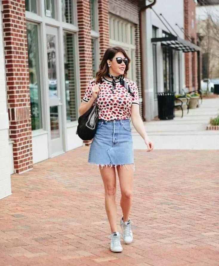 微胖胸大穿紧身衣服好看吗,微胖胸大应该怎么穿衣服