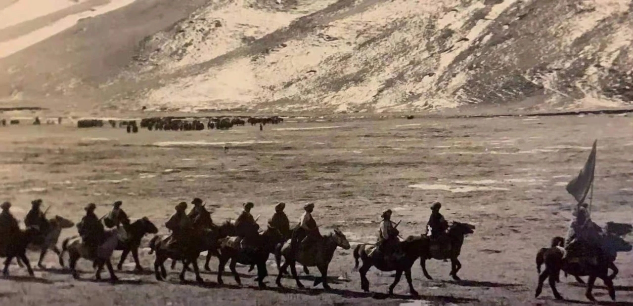 进驻果洛的一路，其艰苦和危险，影视中也难见