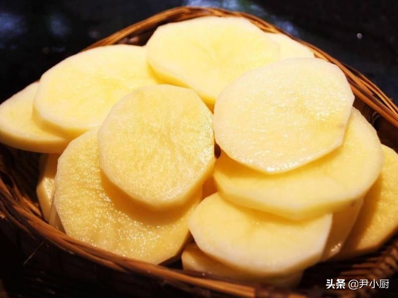 大厨做麻辣香锅视频全过程,师傅教炒麻辣香锅