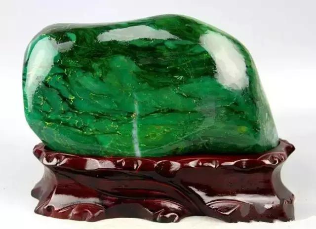 玉石鉴别最简单方法原石,沱江玉石原石的鉴别