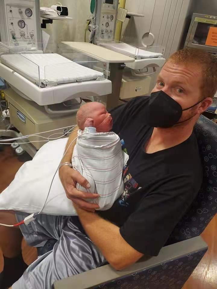 36岁妈妈生了七个孩子,36岁妈妈生下7个孩子