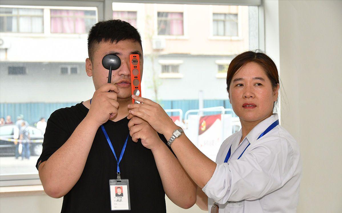 本科生毕业当兵有什么优势,本科毕业生当兵有什么好处