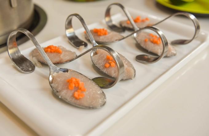 在三亚吃正宗的椰子鸡，不妨试试这两家（海南海岸行者旅行社）