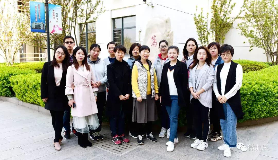 超燃现场燃爆全场校园,超震撼的快闪视频