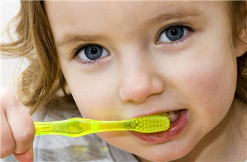 儿童口腔牙齿不齐哪个医院好,大连齿医生口腔联系电话