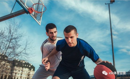 篮球变向运球练习教学方法,篮球怎么练习运球后投篮