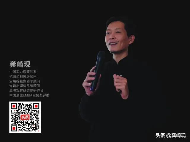 用根雕茶桌喝茶,根雕小茶桌泡茶