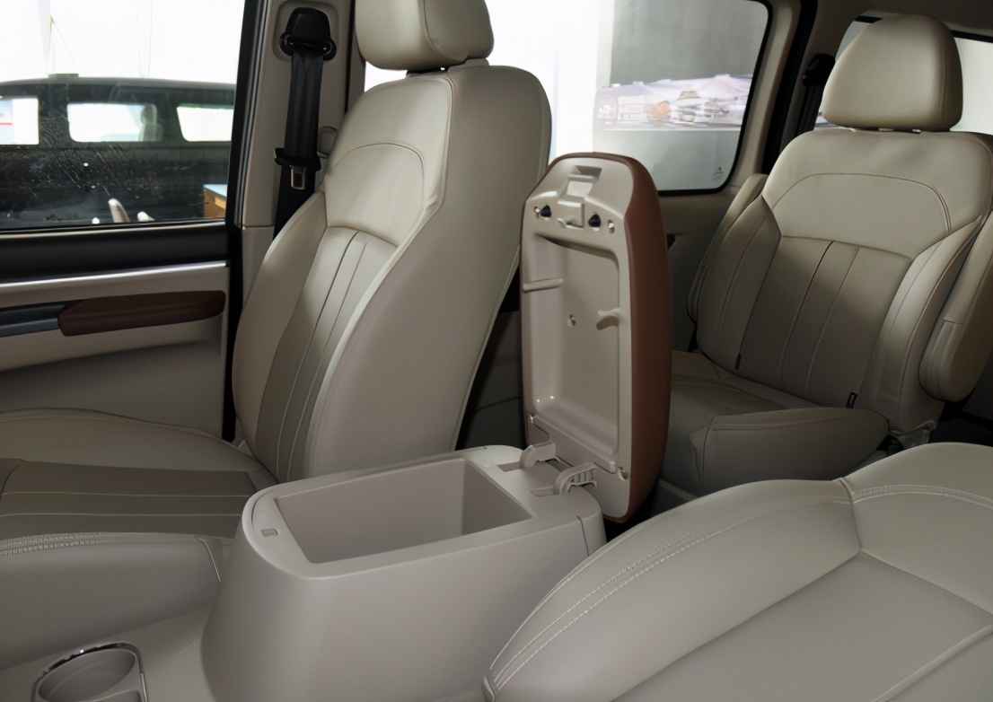 菱智测评7座,菱智mpv质量怎么样