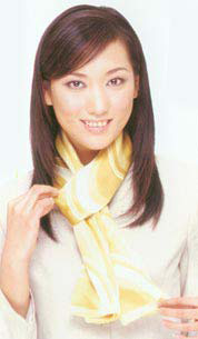 方形丝巾和丝巾扣,丝巾系法大全小方丝巾的打法