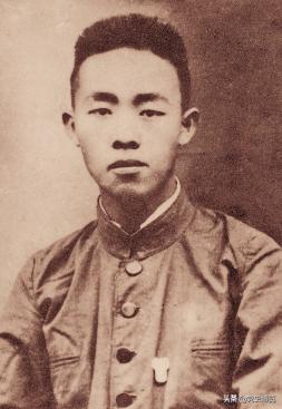 曾为毛*东泽**挚友，20岁时成为*党**内唯一的少数民族代表，牺牲前写下绝笔家书