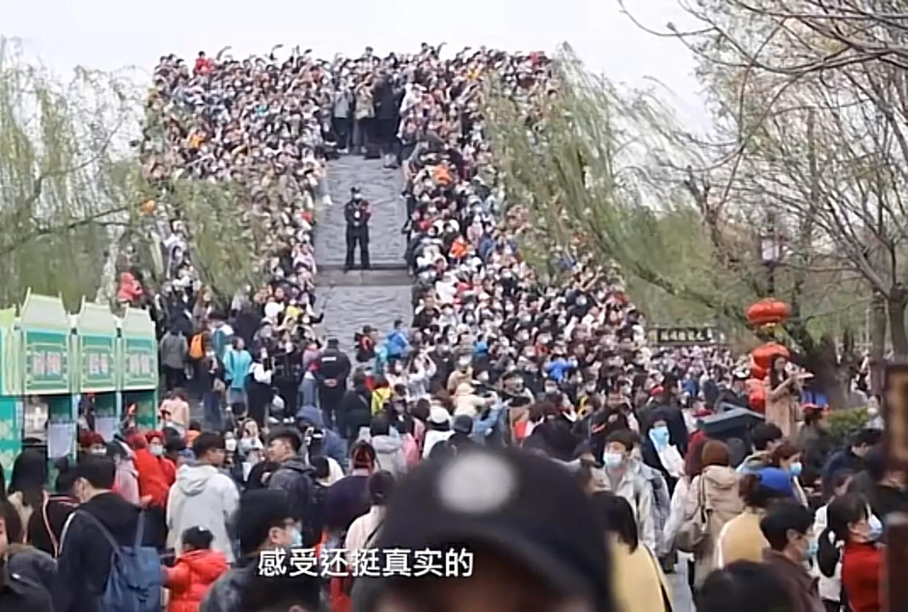 清明节去开封清明上河园,春节开封清明上河园人多吗