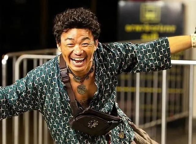 王宝强的小孩多大了长得怎么样,王宝强10岁儿子近照曝光