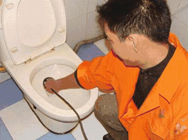 厕所堵住请师傅多少钱,厕所下水道堵了叫人疏通多少钱