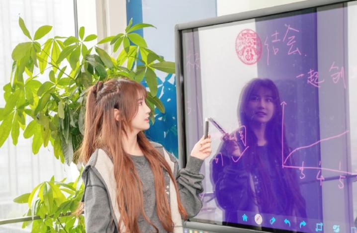 杨清柠怎么成为网红的,杨清柠16岁火遍全网