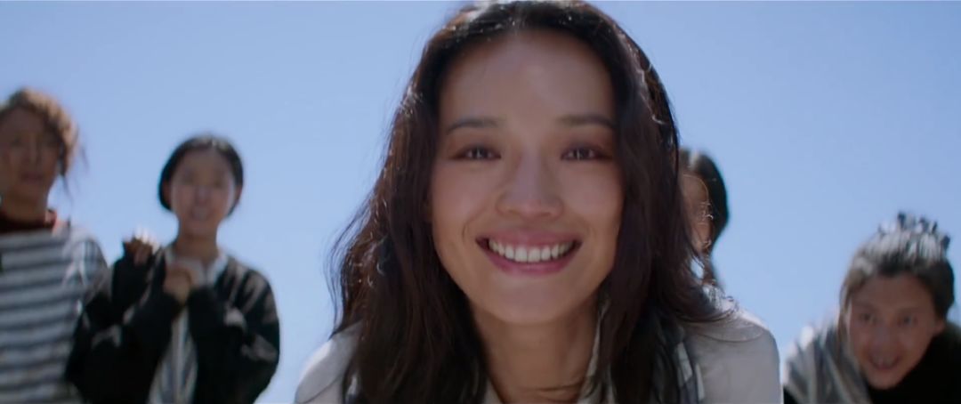 意外真摔光脚退场,粉丝滤镜被她狠怼,舒淇还是那个任性女侠啊