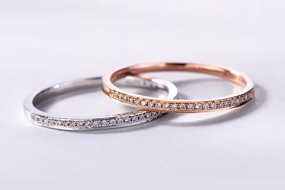 18k金做钻石戒指为什么是白的,铂金戒托镶嵌的是什么钻石