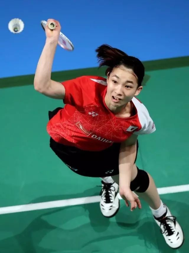 高远球需要压腕吗,高远球也要内旋发力吗