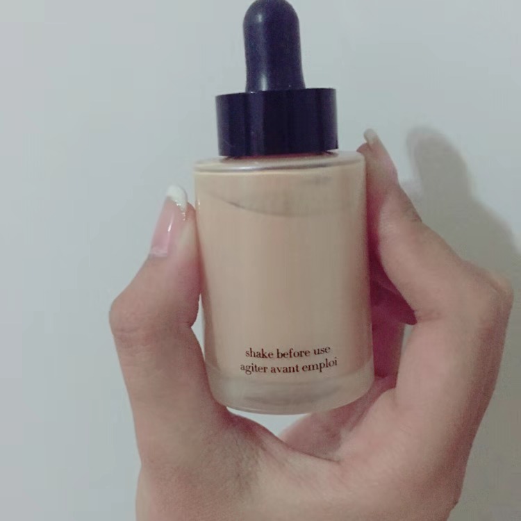 选择自己适合的肤色的粉底液,肤色天生粉底液测评