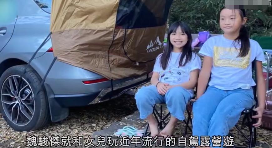 男星劈腿娶小20岁大学生，婚后却被多次出轨，网友：这就是报应