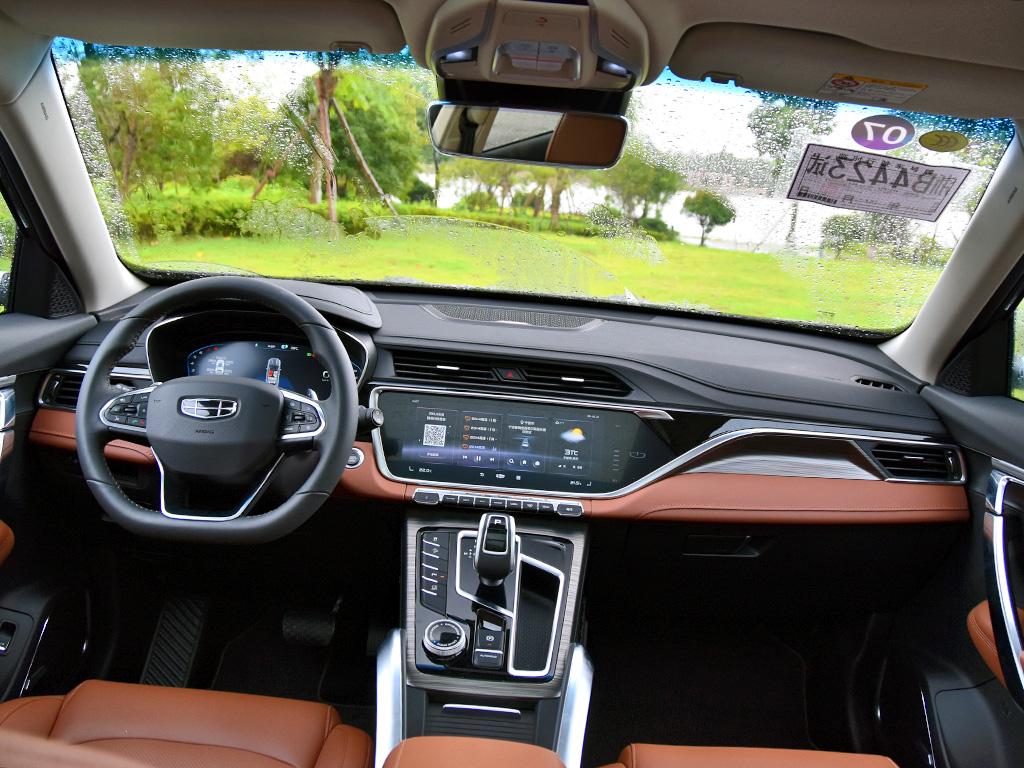 同级别杀伤力太强实拍吉利博越pro,吉利博越pro的爬坡能力