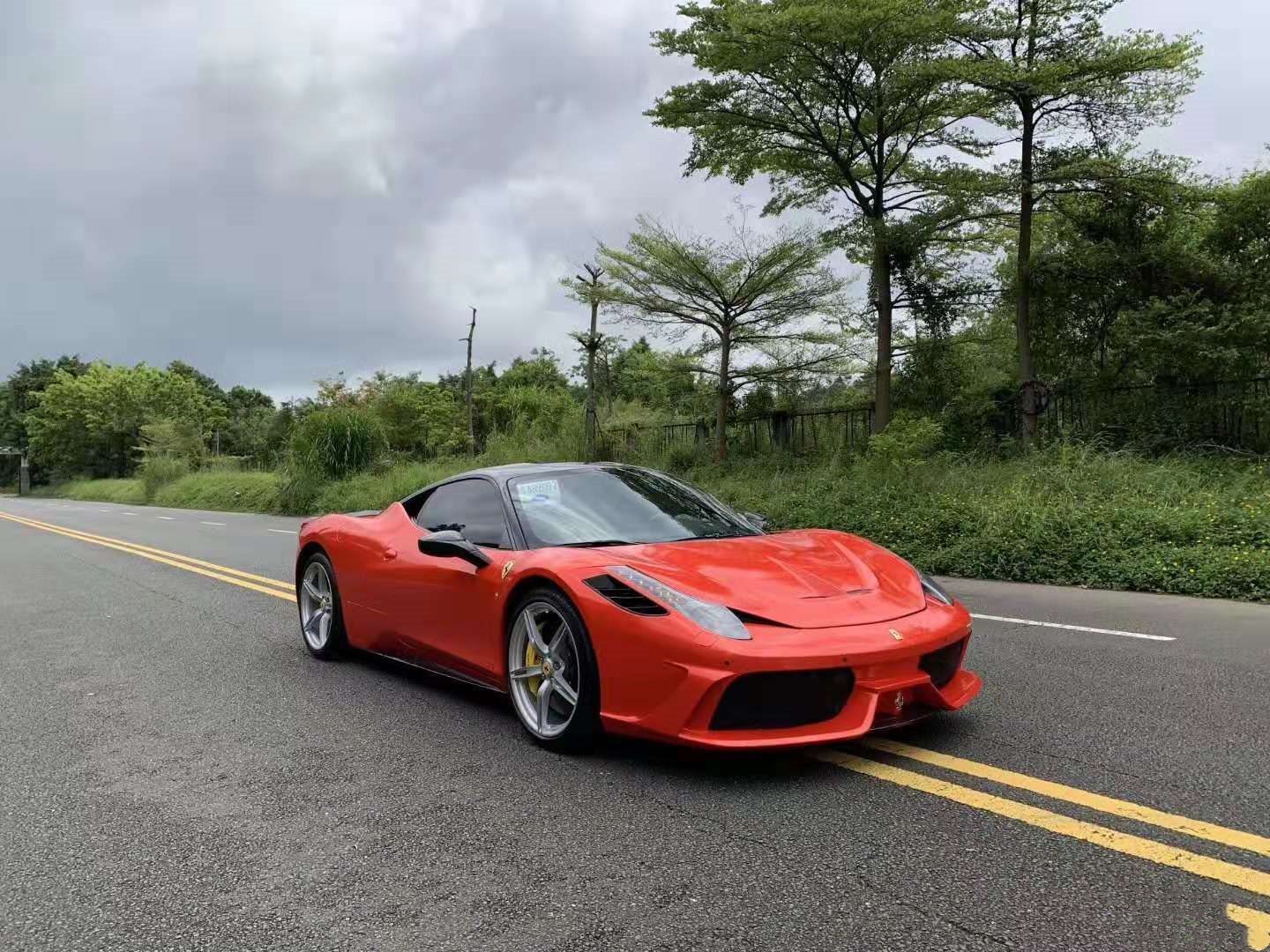 800万劳斯莱斯卖12万，10万买宝马？越南买车这么便宜？