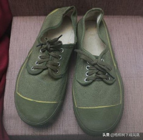 下雨天哪种鞋子防水,雨季鞋子怎么防水