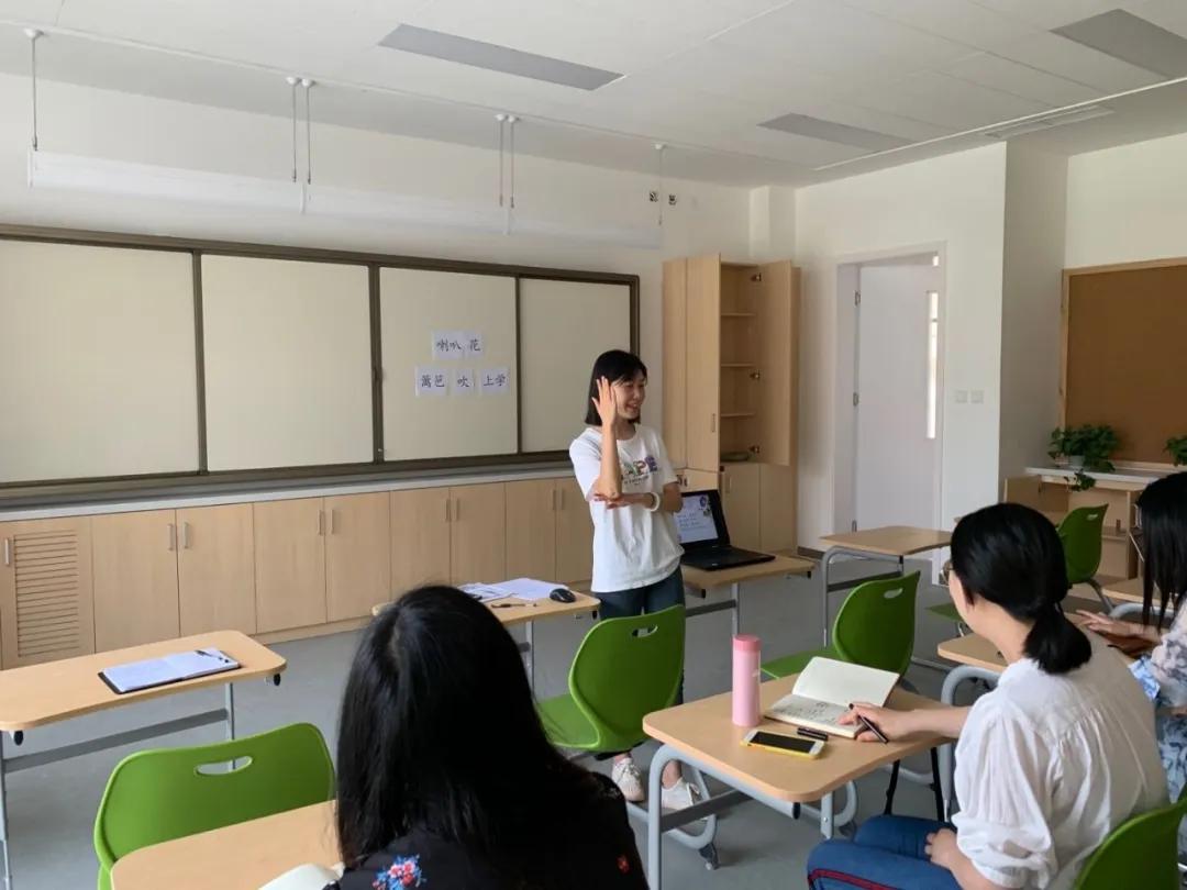 看了这所名校的《24小时》家长瞬间哭了：“真选对了学校”