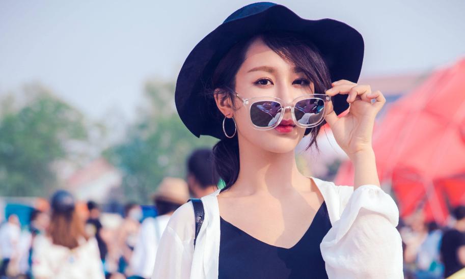 加到女孩子微信第一句说啥,加到女生的微信第1句该说什么