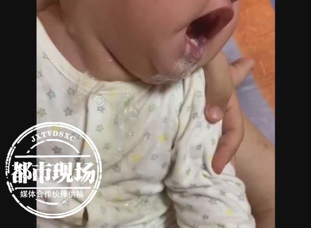 宝宝去母婴店洗澡起了一身疹子,母婴店6个月宝宝洗澡