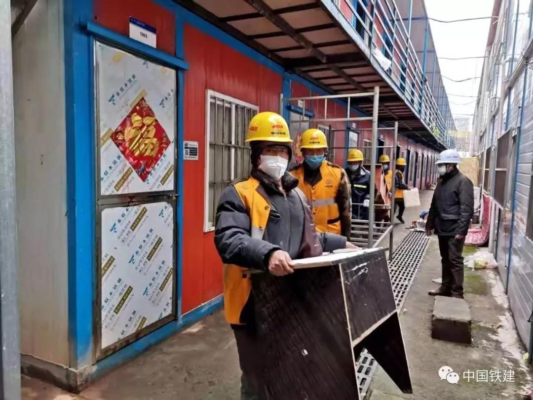 外媒怎么评价中国十天建一所医院,中国10天建医院速度震惊世界