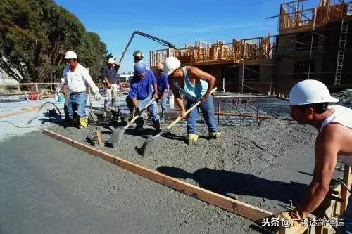 施工质量有问题找谁,施工员出错应承担哪些责任