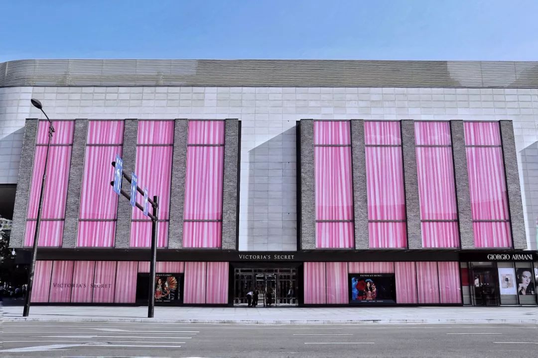 湖滨银泰in77每日客流量,杭州湖滨银泰in77销售额