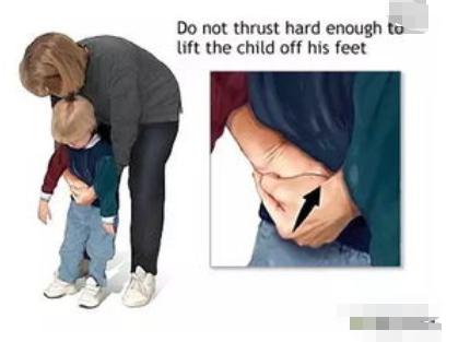 3岁宝宝吃樱桃吞了一个核严重不,小孩吃樱桃卡喉咙视频