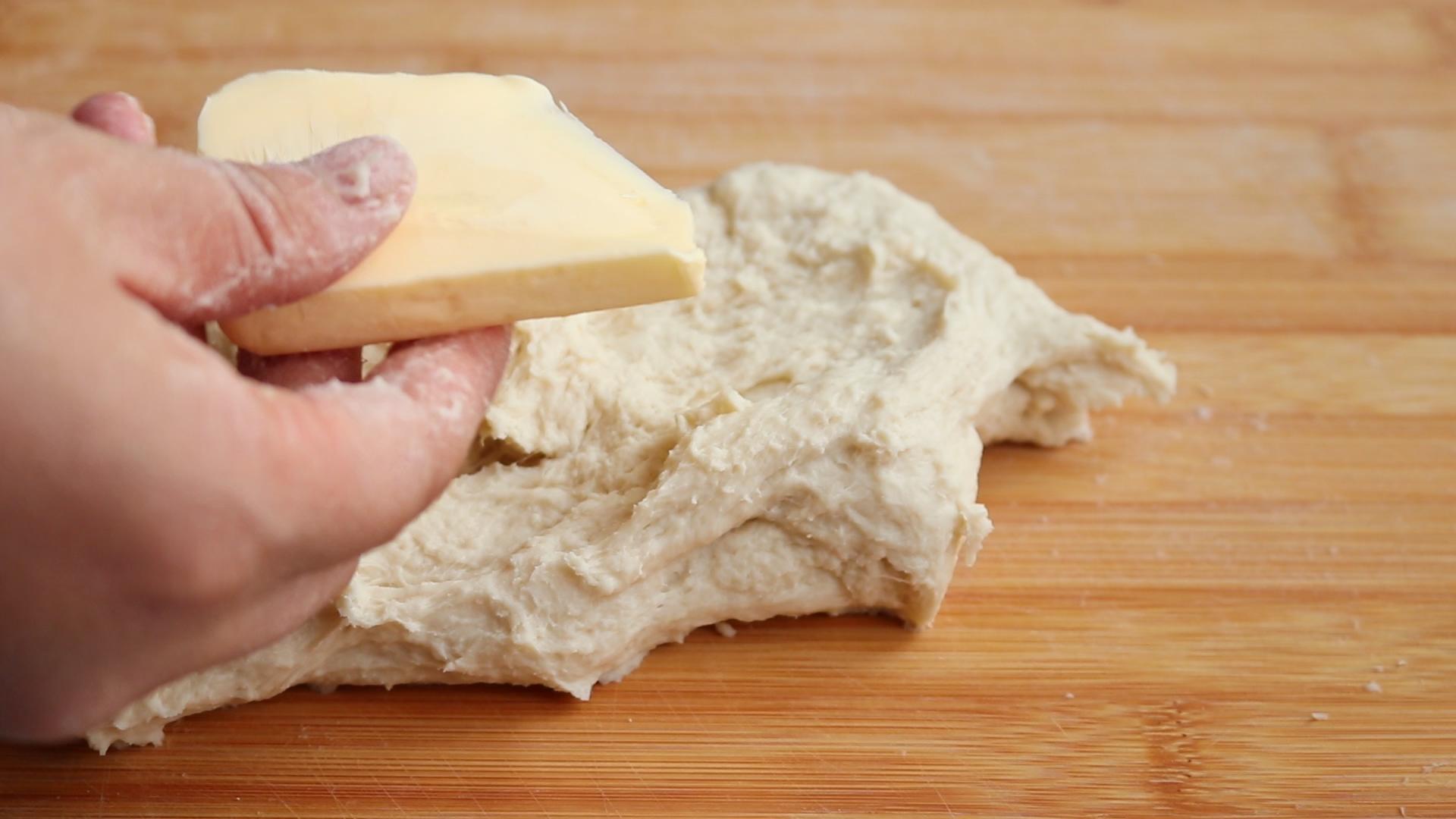 吐司不要黄油的做法,450克手撕吐司没办法揉成薄手套膜