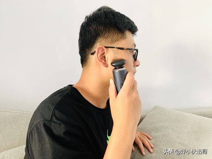 脖子和下巴上的胡子有必要刮吗,下巴的胡子怎么用手动剃须刀刮