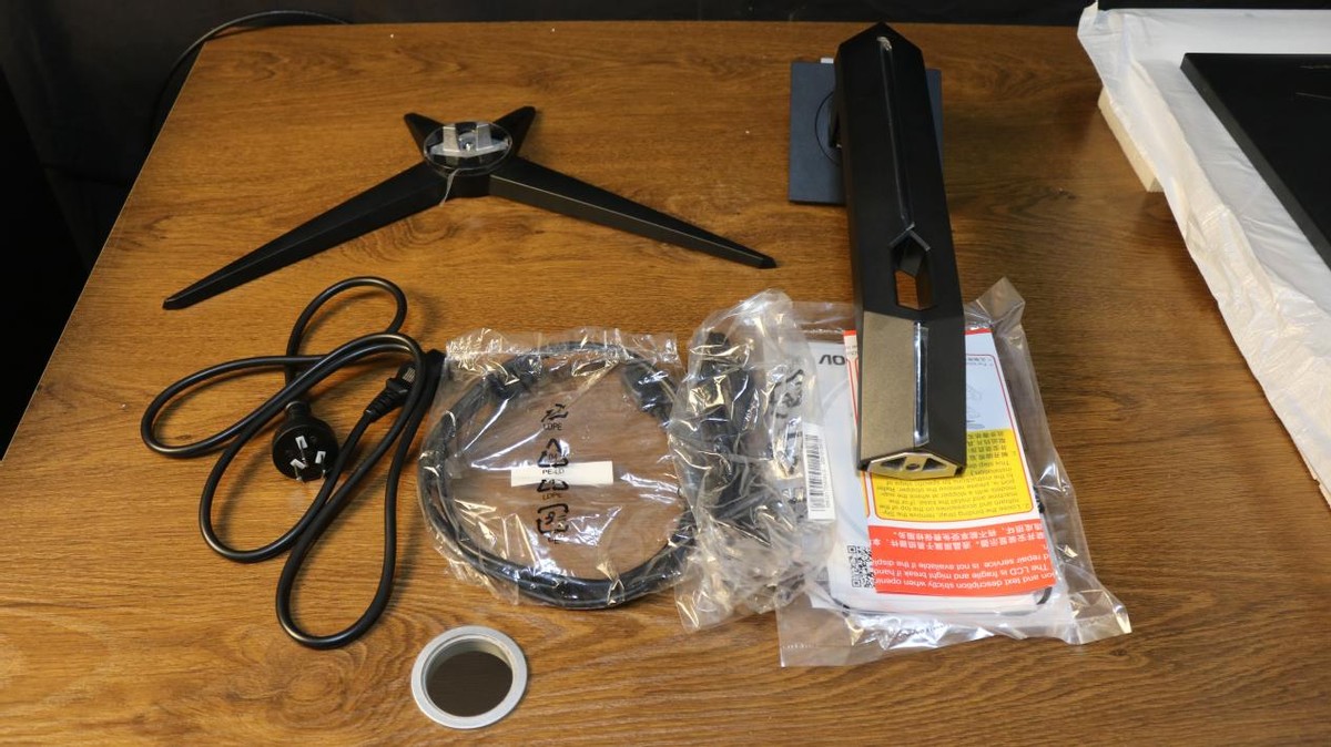 aoc开箱q27p2u显示器,aocu28g2u4k显示屏