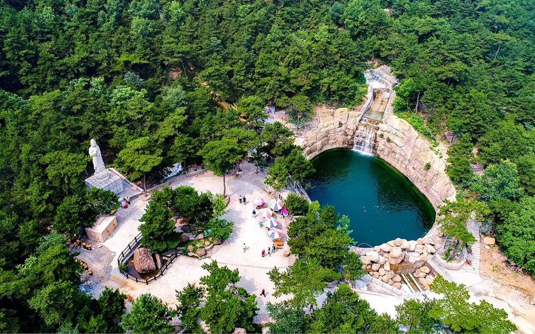 炎炎夏日躲树荫下才最凉快,远离城市喧哗清凉一夏