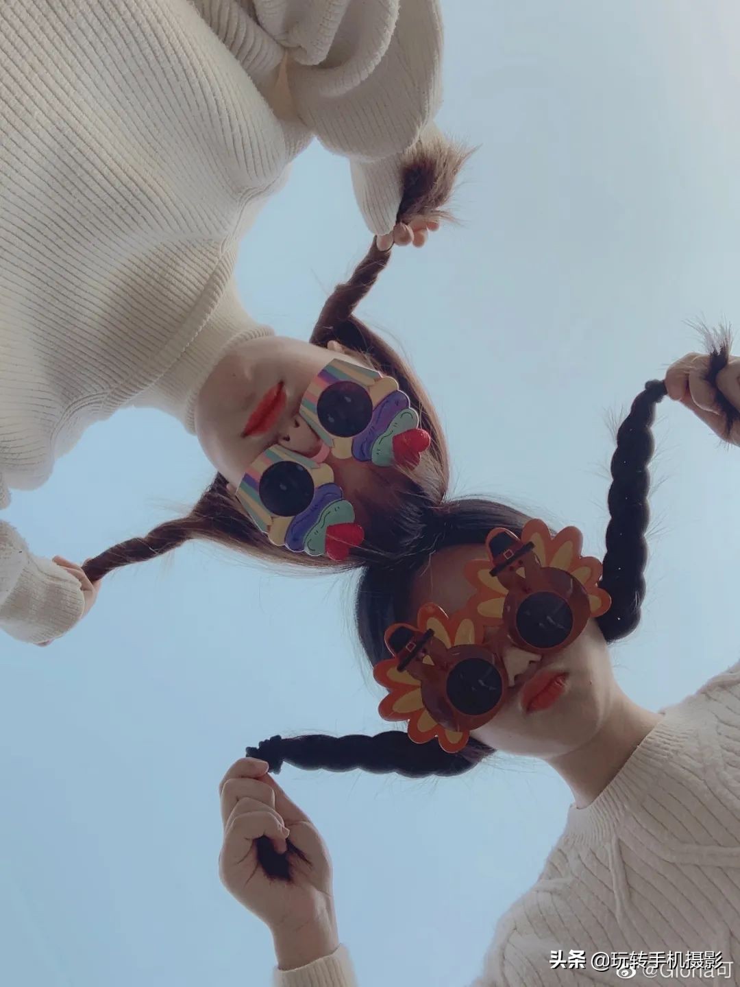 闺蜜拍照姿势创意二人,闺蜜雪地拍照姿势大全