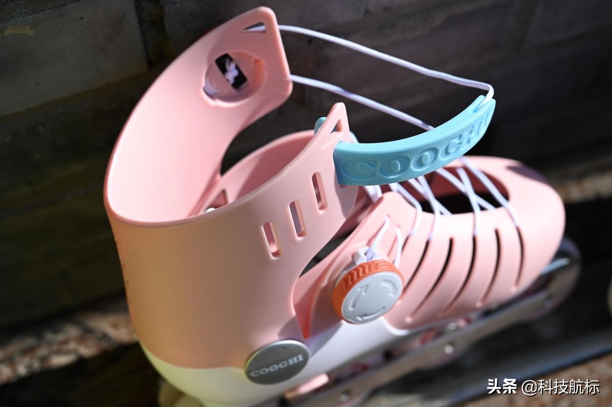 轮滑初学儿童版轮滑鞋,比较适合儿童用的轮滑鞋