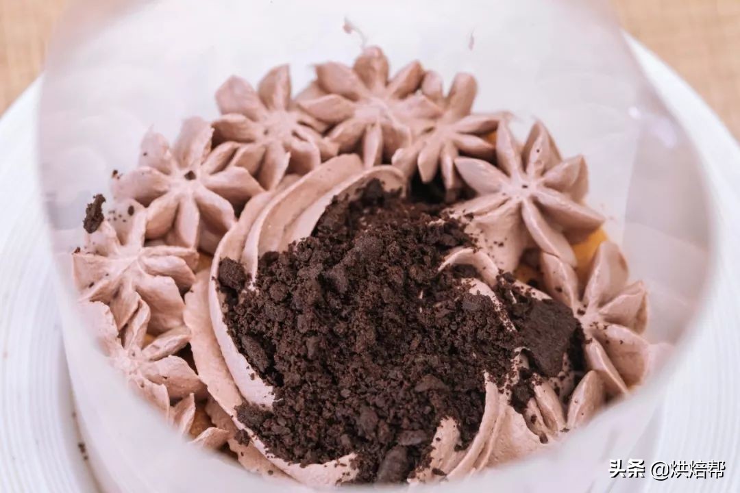 蛋糕抹面的技巧和手法在家自己做,一款不用抹面就可以完成的蛋糕