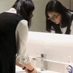 搞笑gif开心一刻这才是真正的赢家,开心一刻gif笑死人