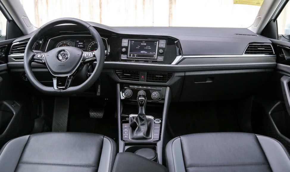 名字最长的大众车来了，明明与思域同级，却非要挑战雅阁？